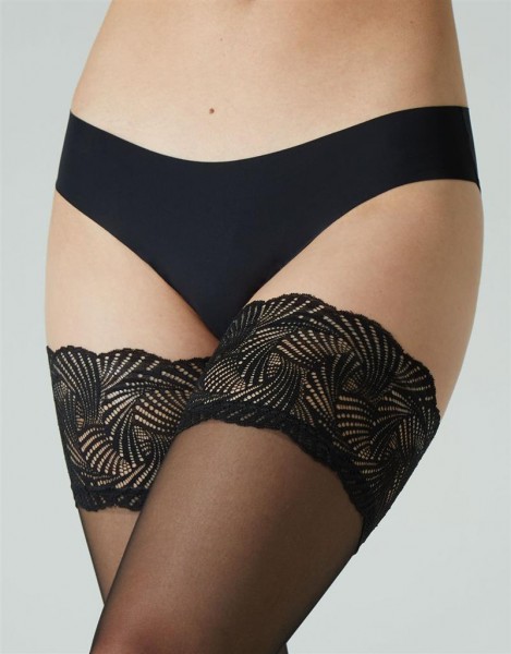 Transparente halterlose Strümpfe mit seidigem Glanz und raffiniertem Spitzenabschlussband von Cette